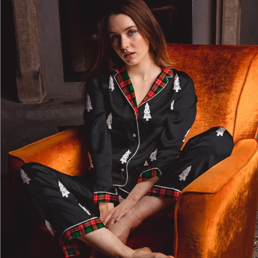 Averie - Natala two-piece set (satin Christmas pajamas)